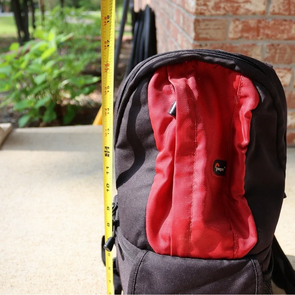 Lowepro fast pack 100 camera‎ backpack red/black with dividers. 16x18x6